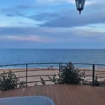 Casa vacanze совиньон. коттедж. первая линия.