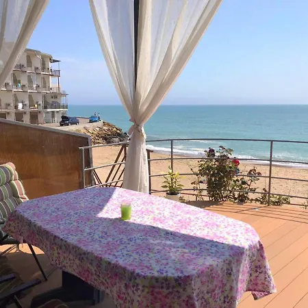 Hébergement de vacances совиньон. коттедж. первая линия. Odessa