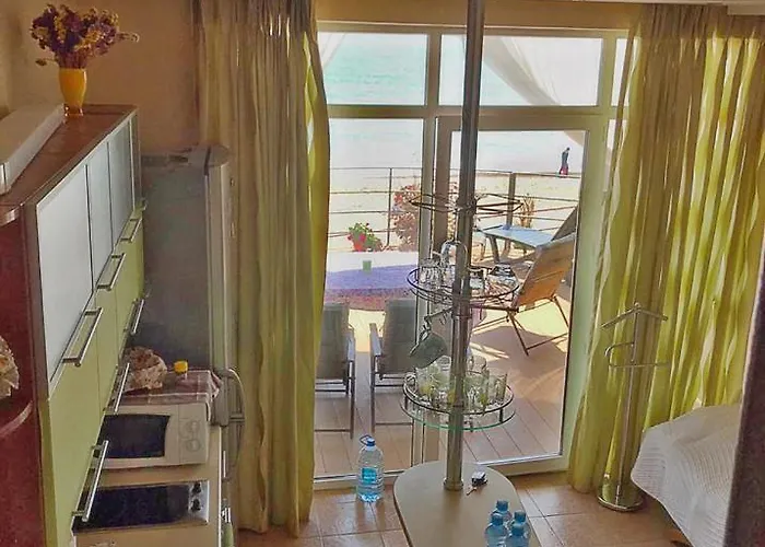 совиньон. коттедж. первая линия. Vakantiehuis *